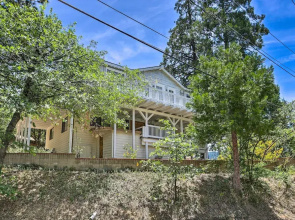 Boho-chic Home w/ Game Room Near Lake Gregory!