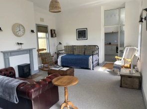 Kirkapol Beach Sleeps 4 With Dog Access