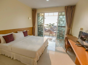 Mam Kai Bae Beach Resort