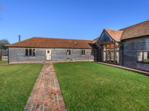 Alluring Holiday Home in Stone Oxney With Garden