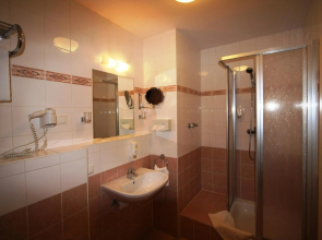 SUITE HOTEL 900m ZUR OPER