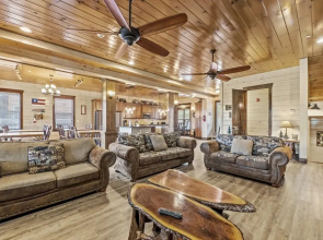 Aqua Dreamin' Retreat 13 Bedroom Home by Redawning
