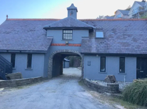 Beautiful Pendine Manor House in West Wales