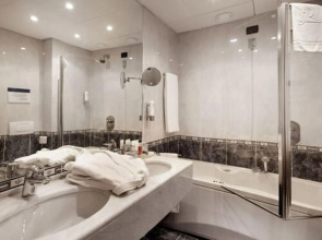 Pacific Hotel Fortino