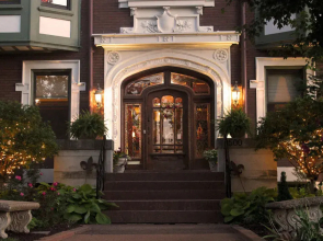Fleur-de-Lys Mansion