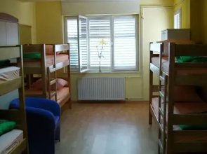 Hostel Canki