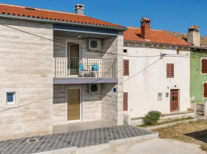 Amazing Home in Bratulici With Wifi and 2 Bedrooms