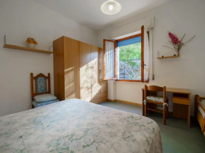 Pomonte La Posta large outdoor spaces and parking a few steps from the beach-POMONTE LA POSTA