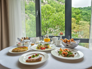 Отель Crowne Plaza Borjomi by IHG