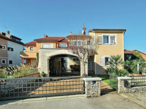Beautiful Home in Umag With Wifi and 2 Bedrooms