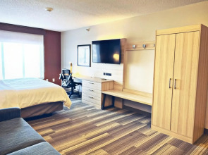 Holiday Inn Express & Suites La Porte by IHG