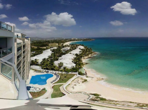 *The CLIFF_ BEACHFRONT and LUXURY MODERN UNIT* C2