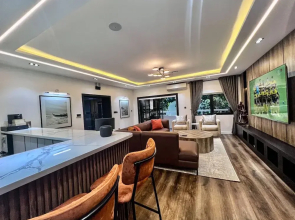 Luxury, Contemporary 4-bed Apartment in Ikoyi