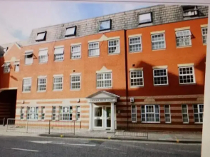 1 Bed Flat - Sleeps 4 - Parking - Wifi