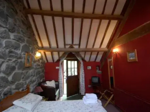 Llwyndu Farmhouse