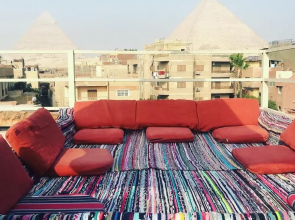 Pyramids paradise hotel