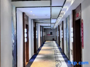 Haitang Hotel (Heihe Railway Street Shop)