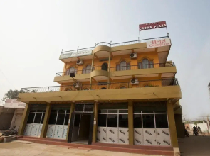 OYO 766 Hotel Crown Plaza