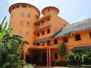 Coco Grove Beach Resort