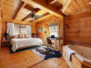 Riverbend Haven Mountain Adventure Awaits 6 Bedroom Home by Overmoon
