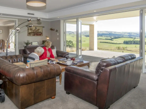 Ribbonwood Country House