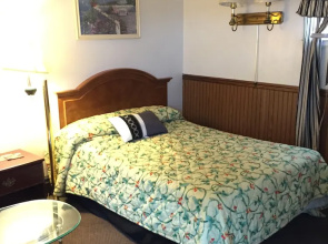Tompkin's Motel