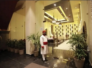 Skyline luxury in pink city