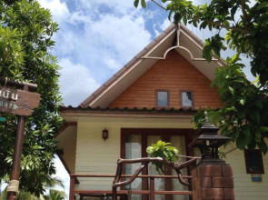 Baan Thai Damnoen Canal House