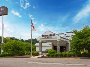 DoubleTree by Hilton Washington Meadow Lands Casino Area
