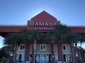 Ramada by Wyndham Panama City Beach / Beachfront