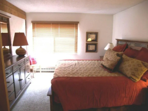 Anaconda 4 Bed 4 Bath by RedAwning