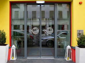 A&T Hotel & Hostel