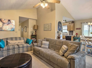 Bring a Pet: Cozy Burnsville Cottage w/ Fire Pit!