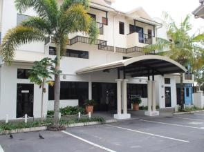 Cairns Queens Court