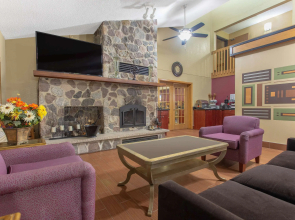 AmericInn by Wyndham Burlington