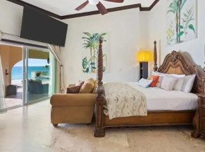 Beachfront Bliss: Private Retreat With Spectacular Views