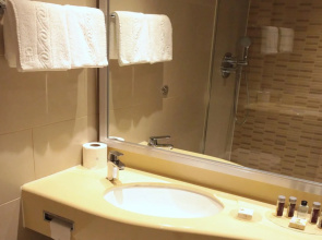 Renaissance London Heathrow Hotel