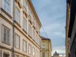 Riverview Old Town Apartment