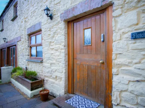 Fletcher Coach House - 3 Bedroom Cottage - Pendine