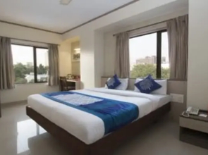 OYO 17104 Flagship Hotel Kapil Residency