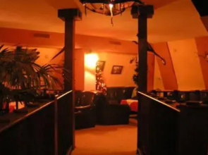 Piramida Hotel & Restaurant