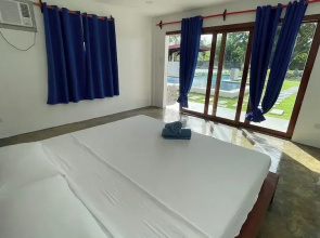 Bluewaves Hostel & Villa Panagsama by Hiverooms