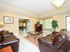 Manchester Heritage Inn & Suites