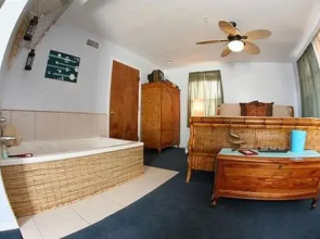 The August Seven Inn