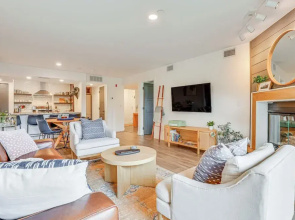Patio & Dillon Reservoir Views: Chic Frisco Condo!