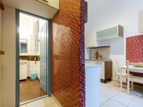 Quiet Cozy Apartment in Party Street e1