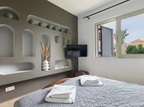 Villa Elias 1BR Upper Apt with Pool