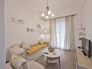 Irida With 1 Bedrooms and 1 Bathrooms