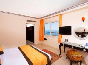 Sphinx Aqua Park Beach Resort