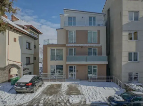 CN2i Luxury Accommodation MC